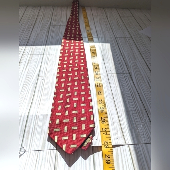 Balmain Vintage Couture Geometric Print Silk Men's Necktie in Red and Gold - Picture 11 of 11